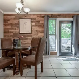 https://dexters-cottage-near-downtown-and-cafes.hotelstampa.org